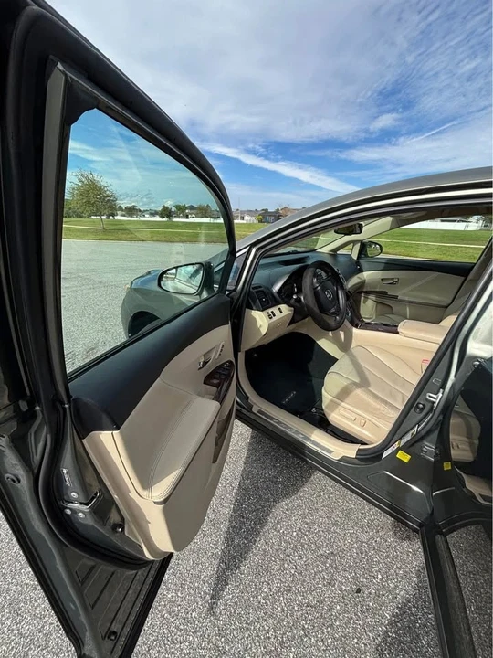 2013 Toyota Venza - Image 6 of 10