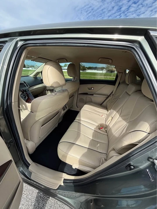 2013 Toyota Venza - Image 7 of 10