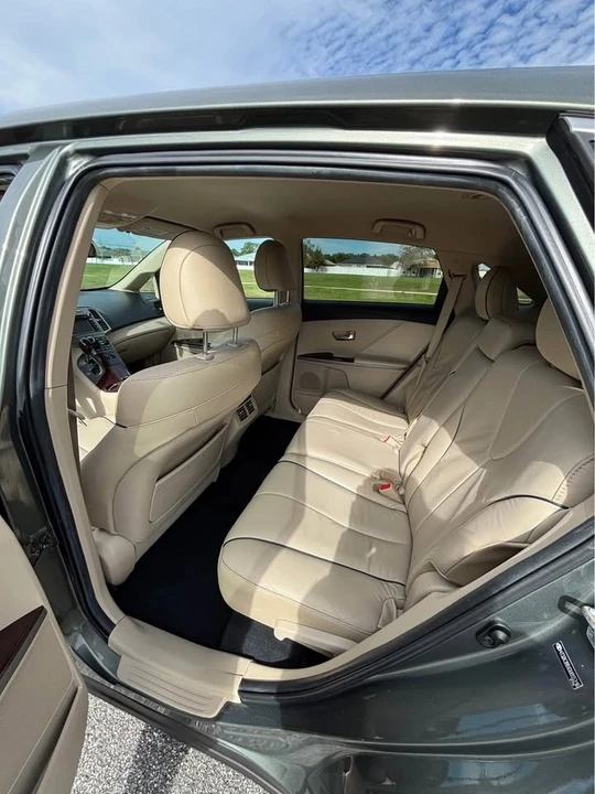 2013 Toyota Venza - Image 7 of 10
