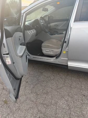 2013 Toyota Venza - Image 15 of 19