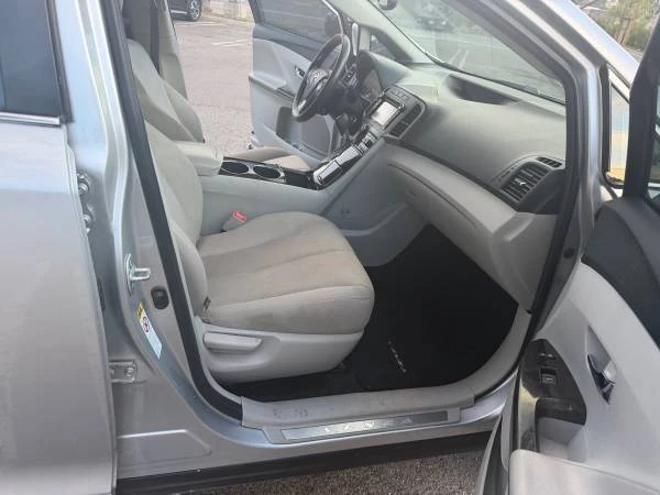 2013 Toyota Venza - Image 6 of 19