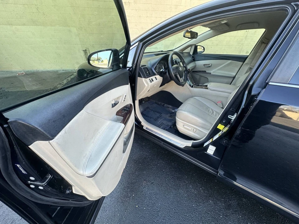 2013 Toyota Venza - Image 8 of 15