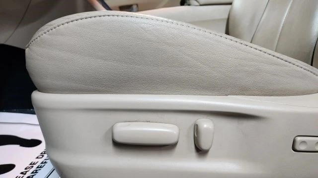 2013 Toyota Venza - Image 10 of 12