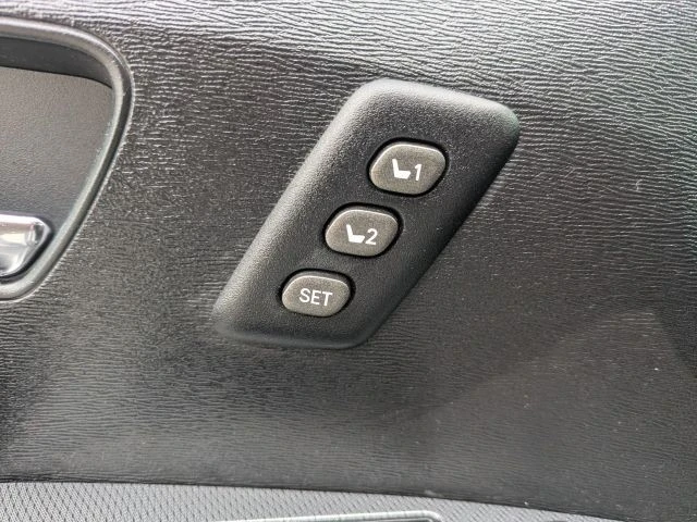 2013 Toyota Venza - Image 16 of 21