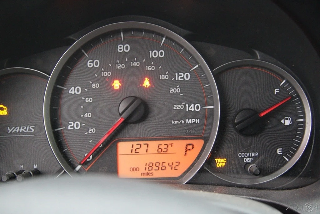 2013 Toyota Yaris - Image 17 of 21