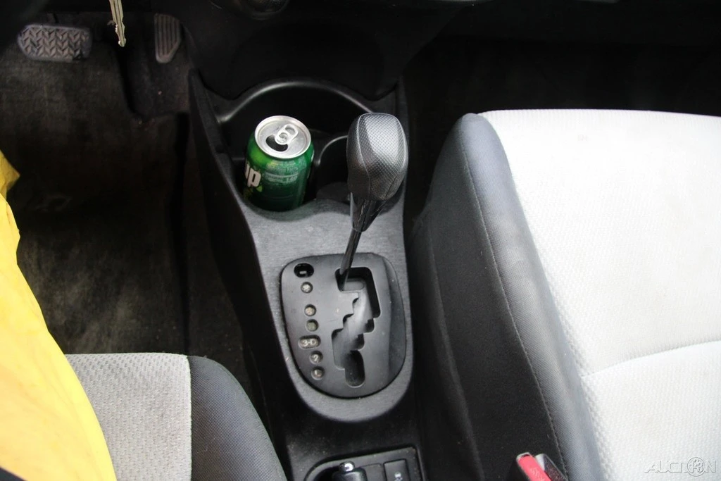 2013 Toyota Yaris - Image 19 of 21