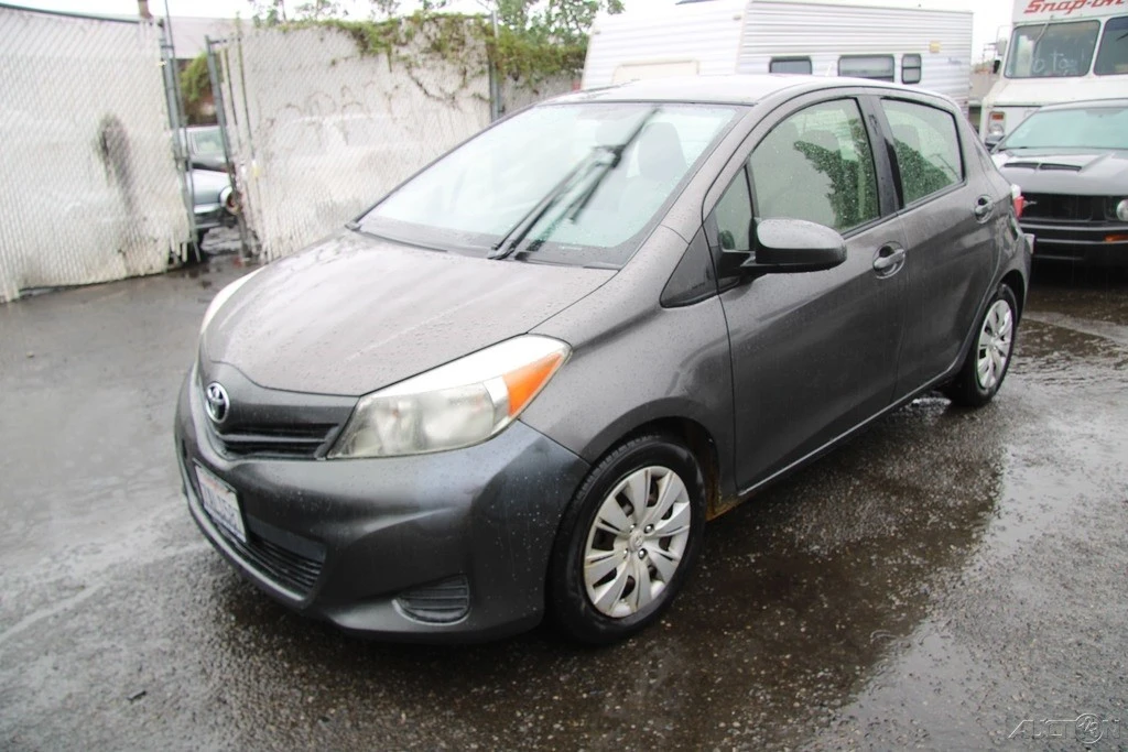 2013 Toyota Yaris - Image 2 of 21