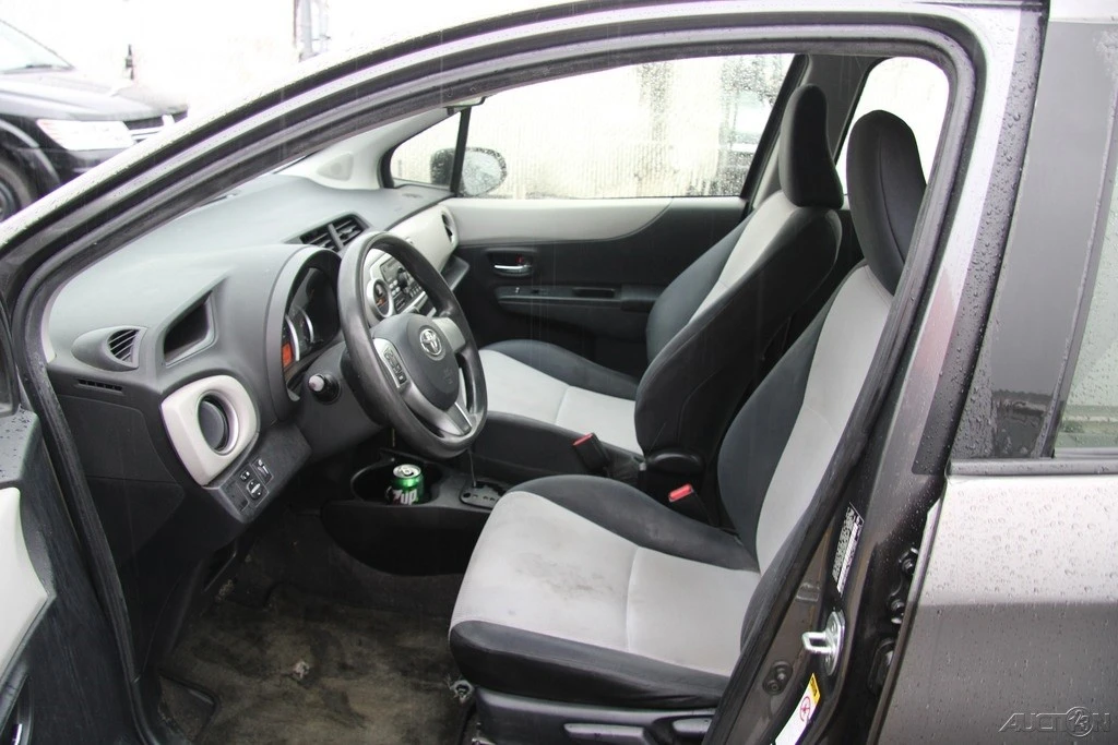 2013 Toyota Yaris - Image 13 of 21