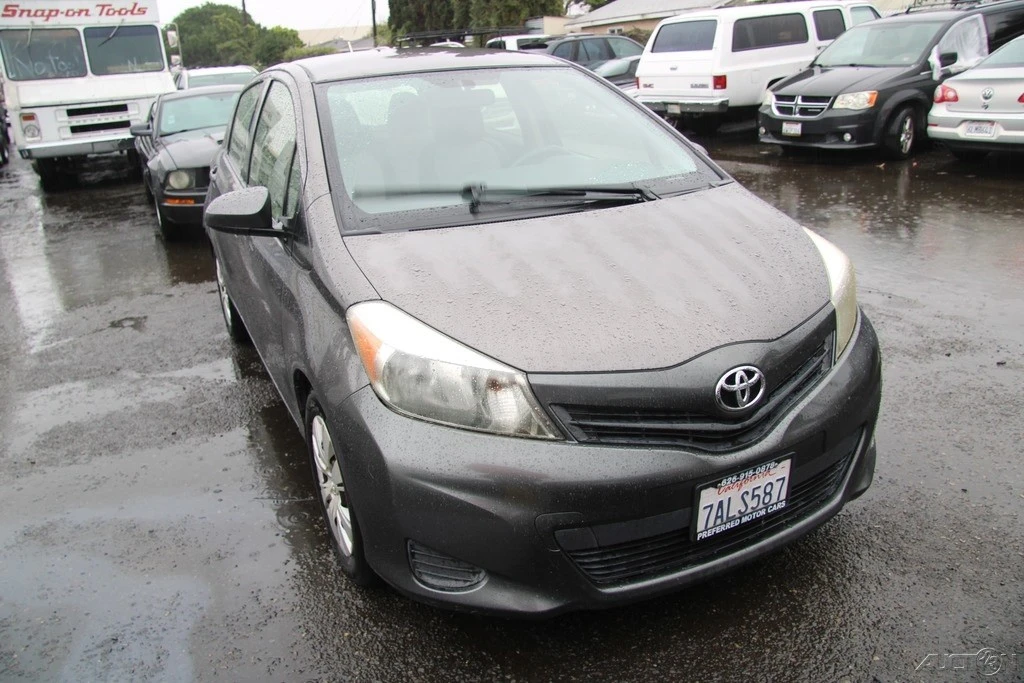2013 Toyota Yaris - Image 9 of 21