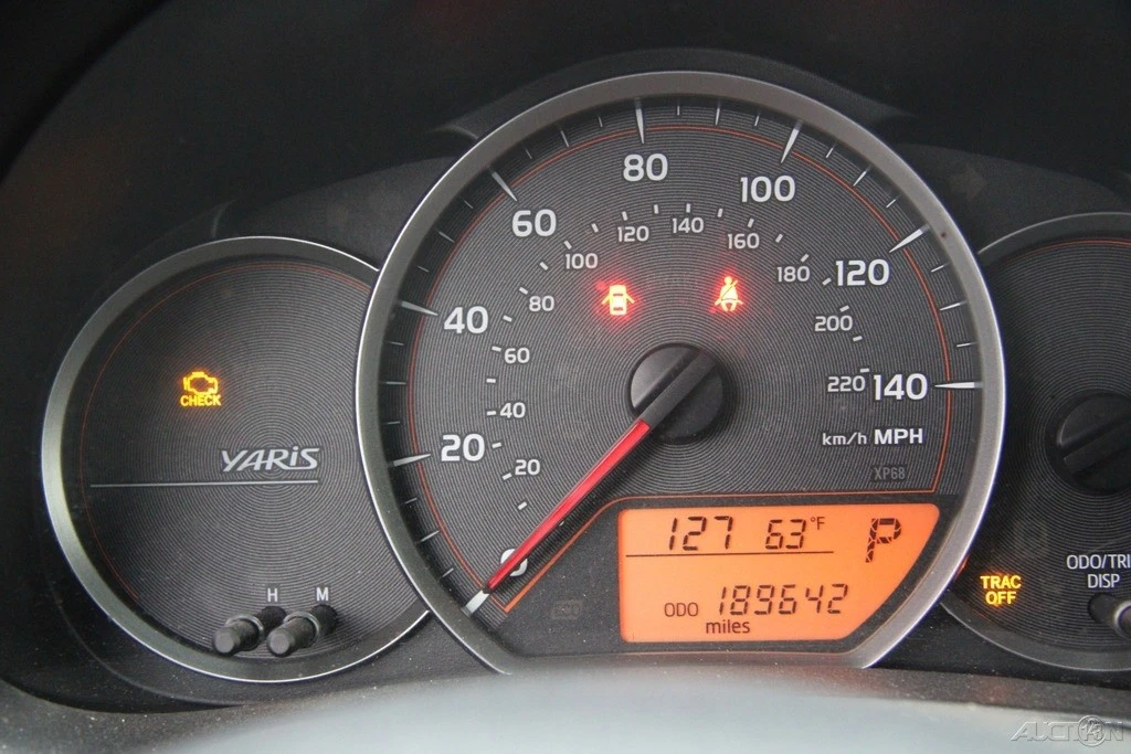 2013 Toyota Yaris - Image 16 of 21