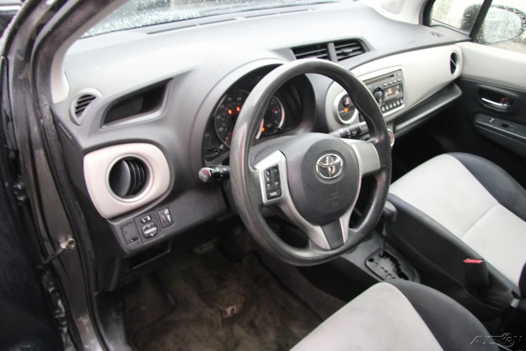 2013 Toyota Yaris - Image 14 of 21