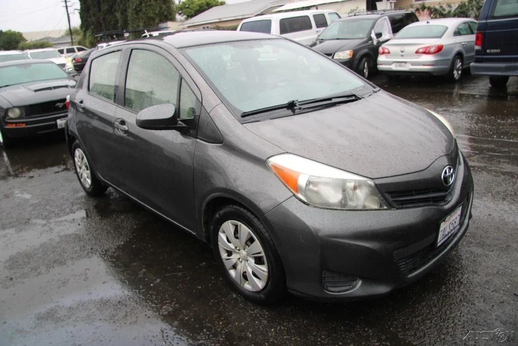 2013 Toyota Yaris - Image 8 of 21