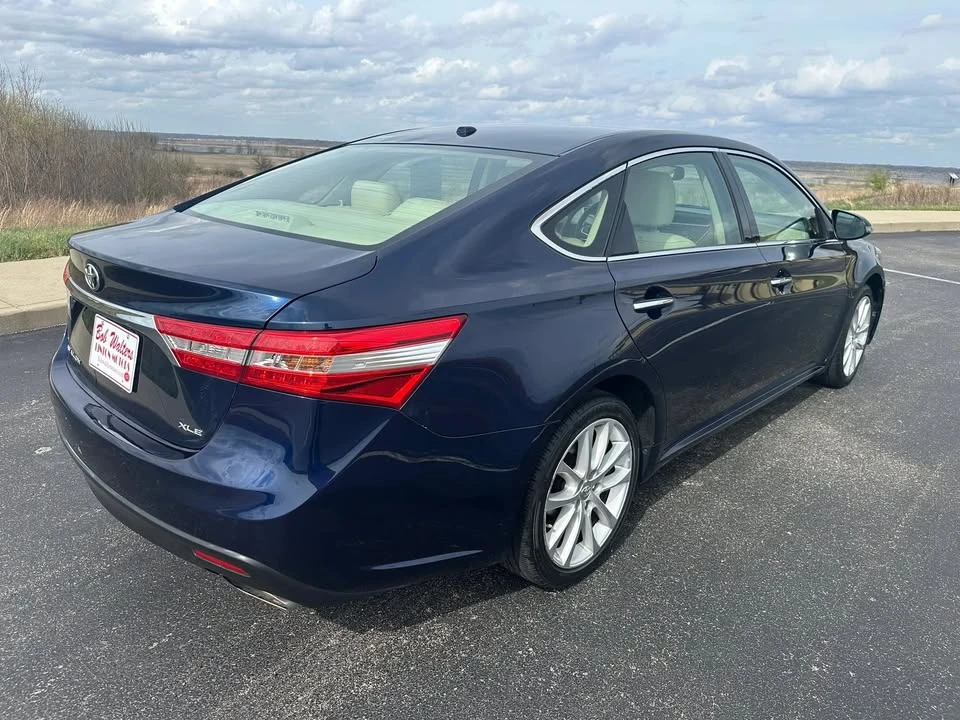 2013 Toyota Avalon 4th Gen - Image 2 of 16
