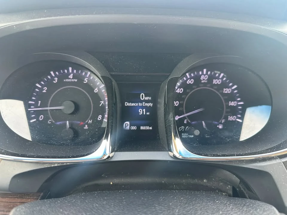 2013 Toyota Avalon 4th Gen - Image 9 of 16