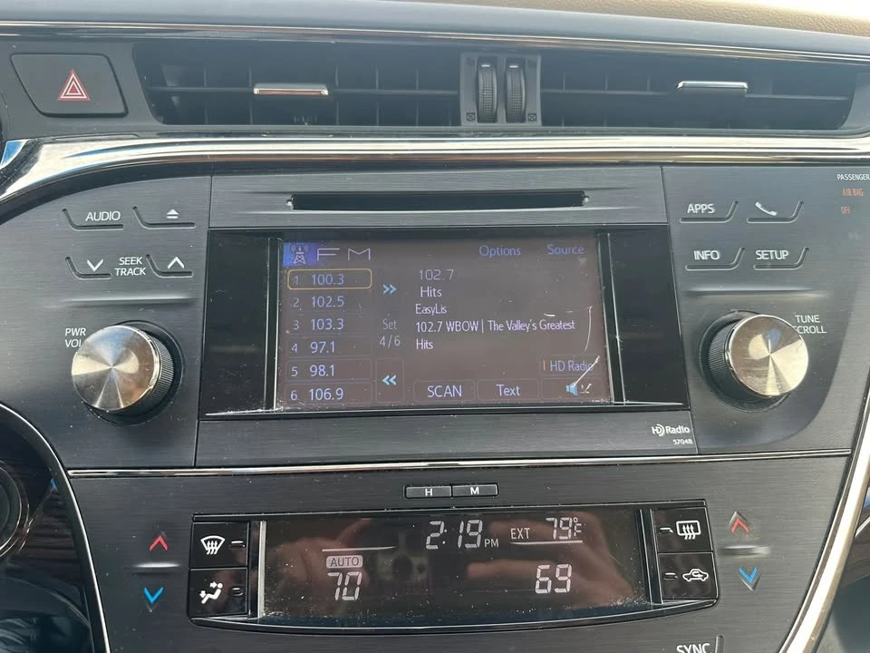 2013 Toyota Avalon 4th Gen - Image 10 of 16