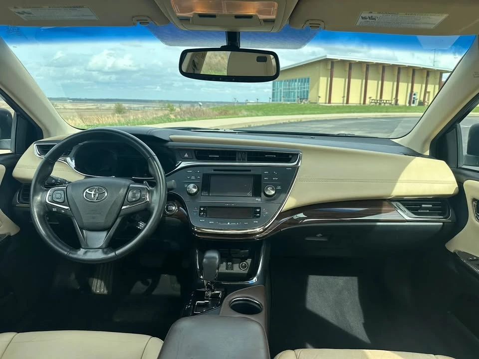 2013 Toyota Avalon 4th Gen - Image 8 of 16