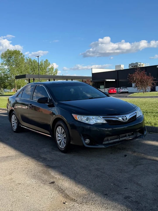 2013 Toyota Camry 7th Gen - Image 2 of 7
