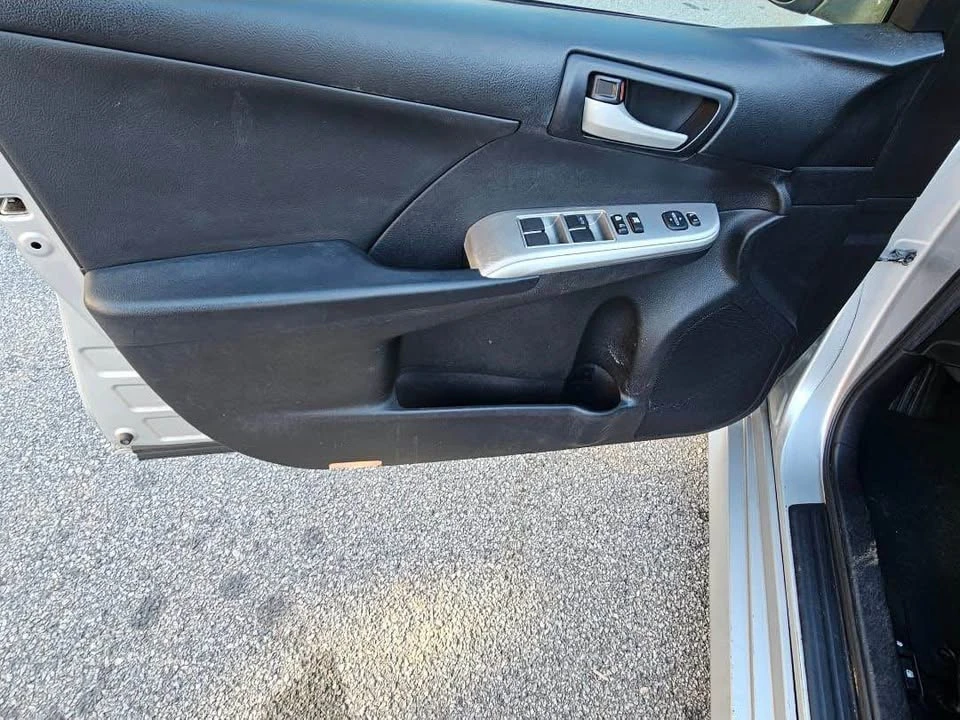 2013 Toyota Camry 7th Gen - Image 8 of 13
