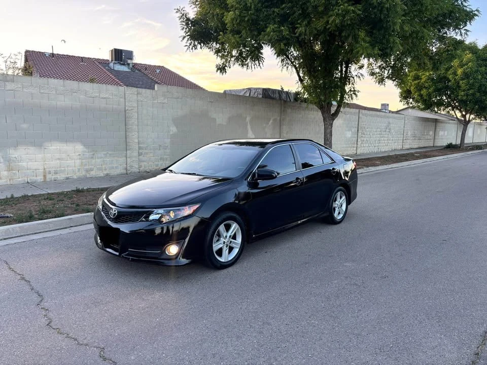 2013 Toyota Camry 7th Gen - Image 2 of 17