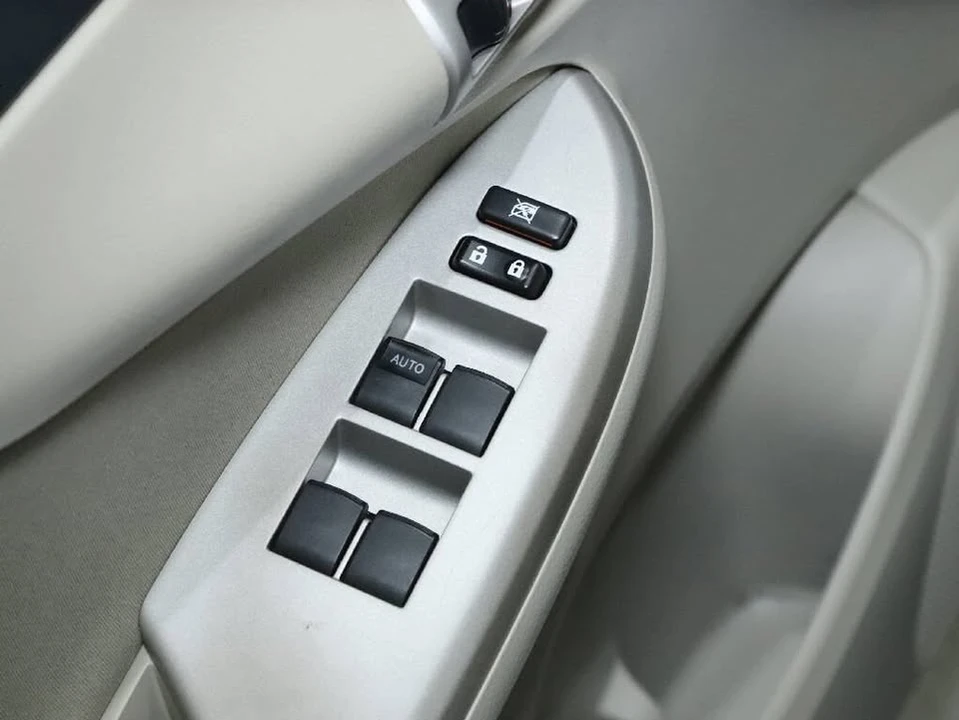 2013 Toyota Corolla 10th Gen - Image 16 of 20