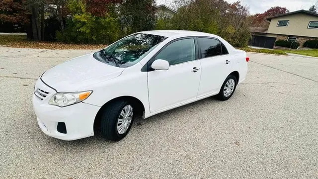 2013 Toyota Corolla 10th Gen - Image 3 of 9