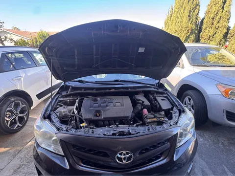 2013 Toyota Corolla 10th Gen - Image 4 of 8