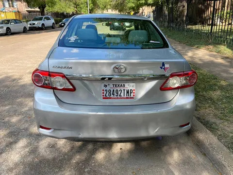2013 Toyota Corolla 10th Gen - Image 2 of 5