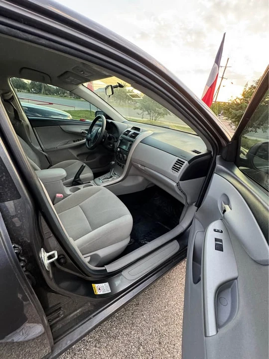 2013 Toyota Corolla 10th Gen - Image 7 of 9