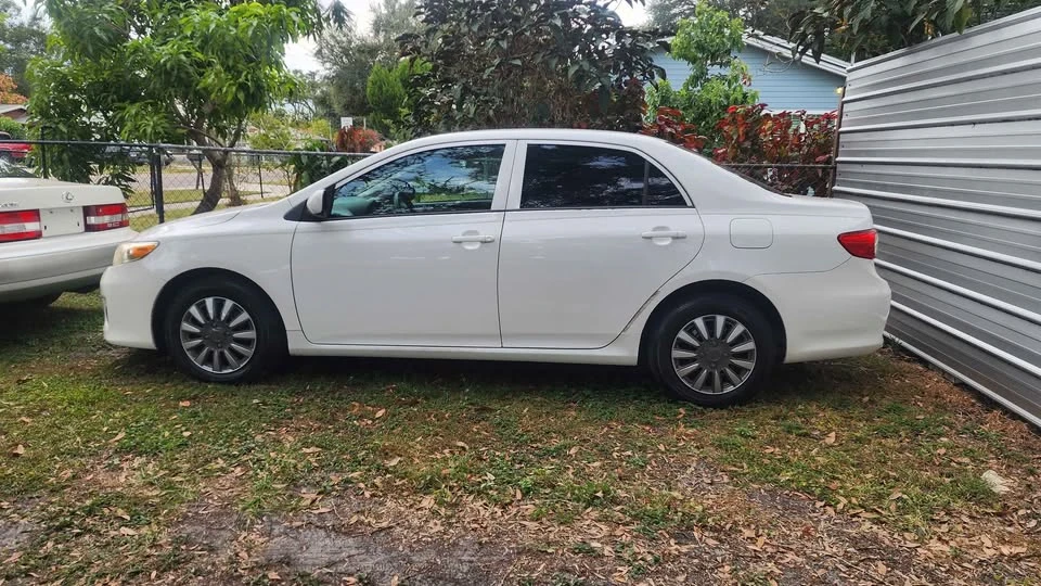 2013 Toyota Corolla 10th Gen - Image 3 of 11