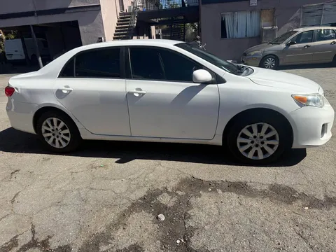 2013 Toyota Corolla 10th Gen - Image 2 of 9