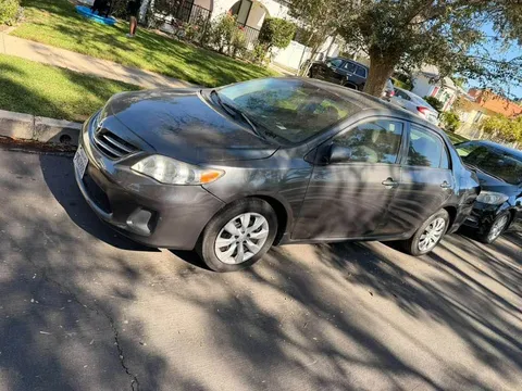 2013 Toyota Corolla 10th Gen - Image 2 of 2