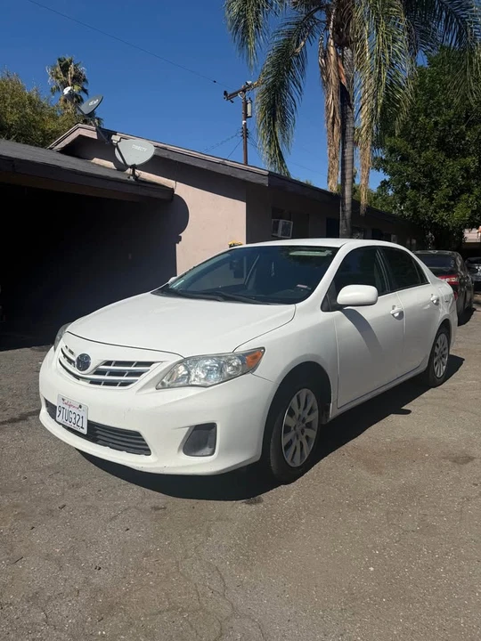 2013 Toyota Corolla 10th Gen - Image 5 of 9