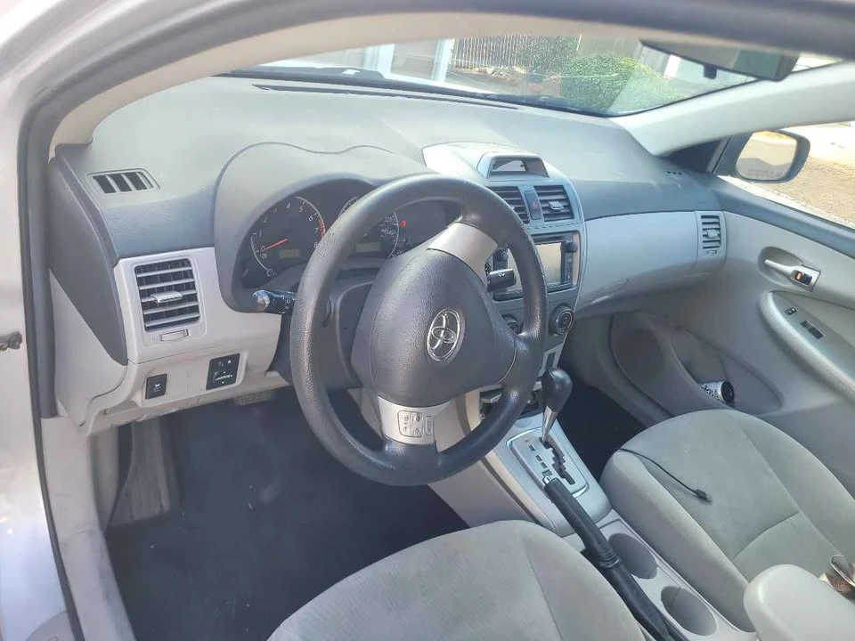 2013 Toyota Corolla 10th Gen - Image 5 of 7