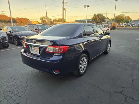 2013 Toyota Corolla 10th Gen - Image 3 of 14