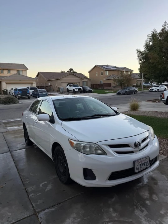 2013 Toyota Corolla 10th Gen - Image 2 of 8