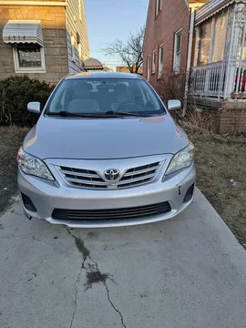 2013 Toyota Corolla LE Sedan