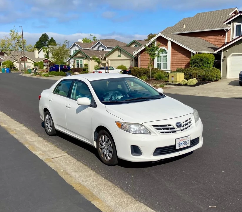 2013 Toyota Corolla 10th Gen - Image 2 of 5