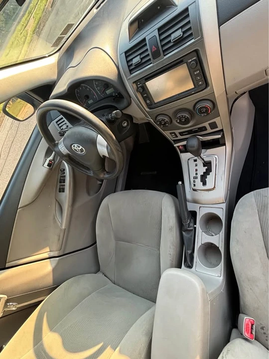 2013 Toyota Corolla 10th Gen - Image 5 of 12