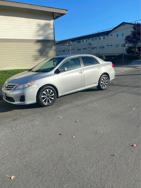 2013 Toyota Corolla 10th Gen - Image 4 of 11