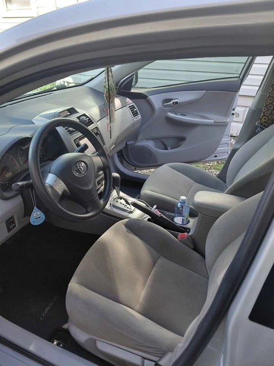 2013 Toyota Corolla 10th Gen - Image 8 of 18