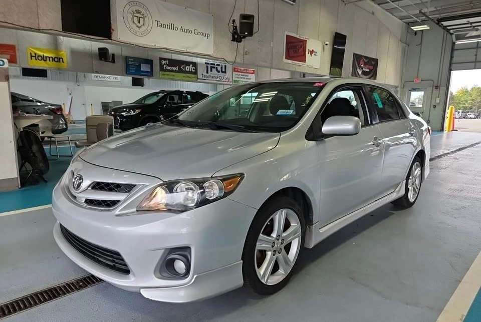 2013 Toyota Corolla 10th Gen - Image 2 of 14