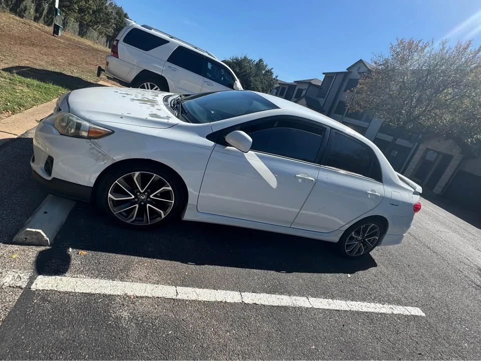2013 Toyota Corolla 11th Gen - Image 2 of 13