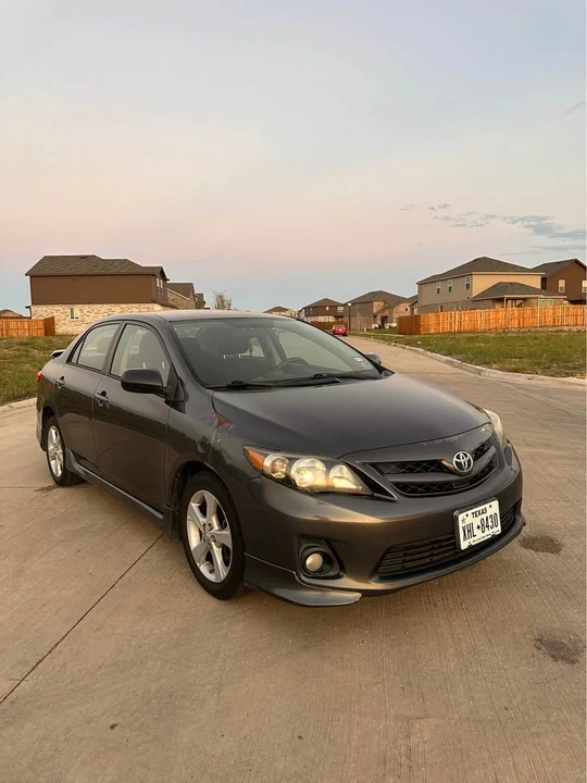 2013 Toyota Corolla 11th Gen - Image 4 of 11