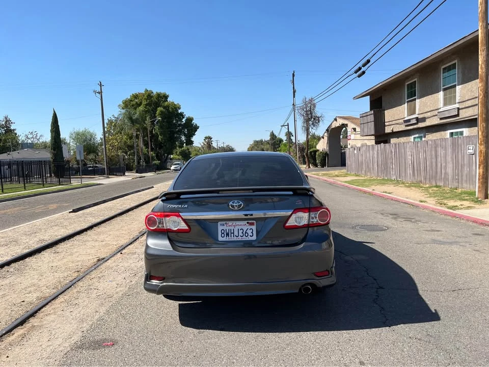 2013 Toyota Corolla 10th Gen - Image 5 of 8