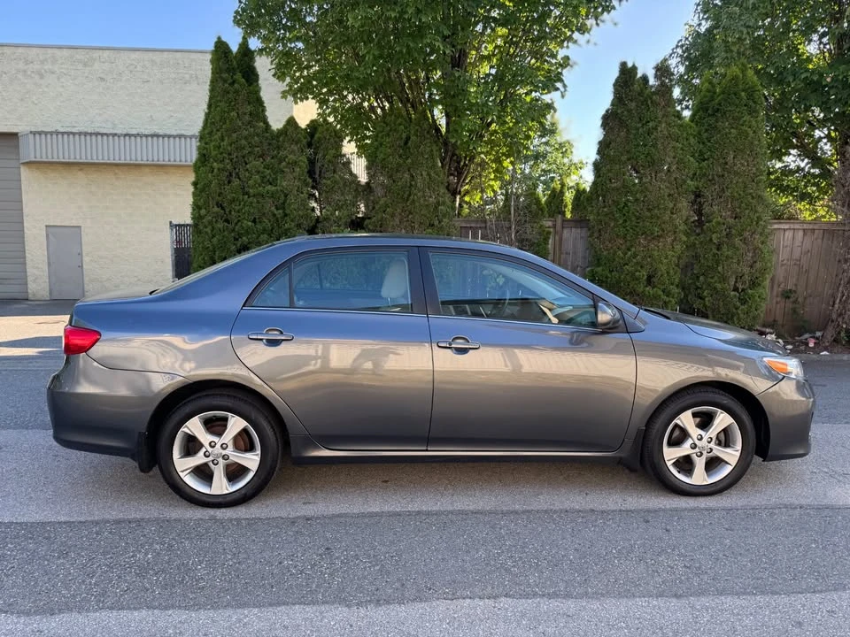 2013 Toyota Corolla 11th Gen - Image 7 of 15