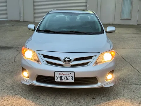 2013 Toyota Corolla 10th Gen - Image 2 of 15