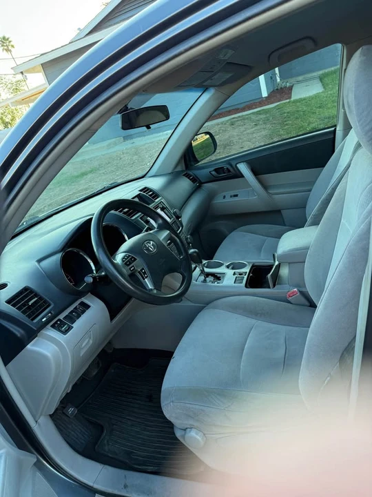 2013 Toyota Highlander - Image 6 of 9