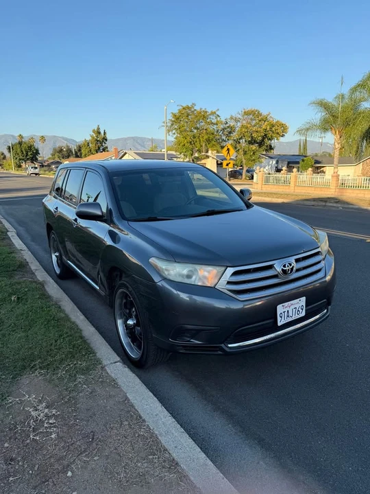 2013 Toyota Highlander - Image 3 of 9