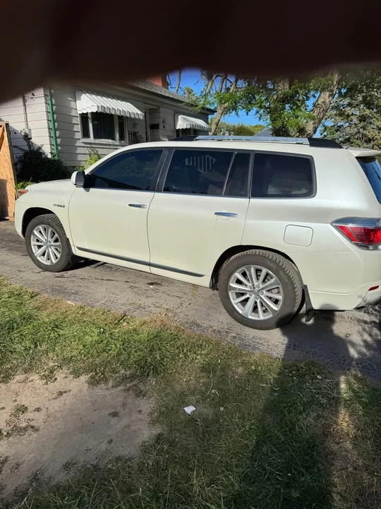2013 Toyota Highlander - Image 3 of 11