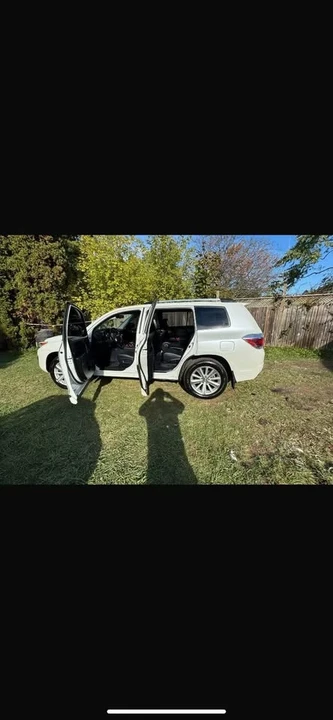 2013 Toyota Highlander - Image 12 of 16